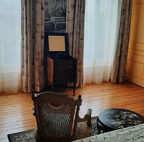 La Belle Boulonnaise Couette-café